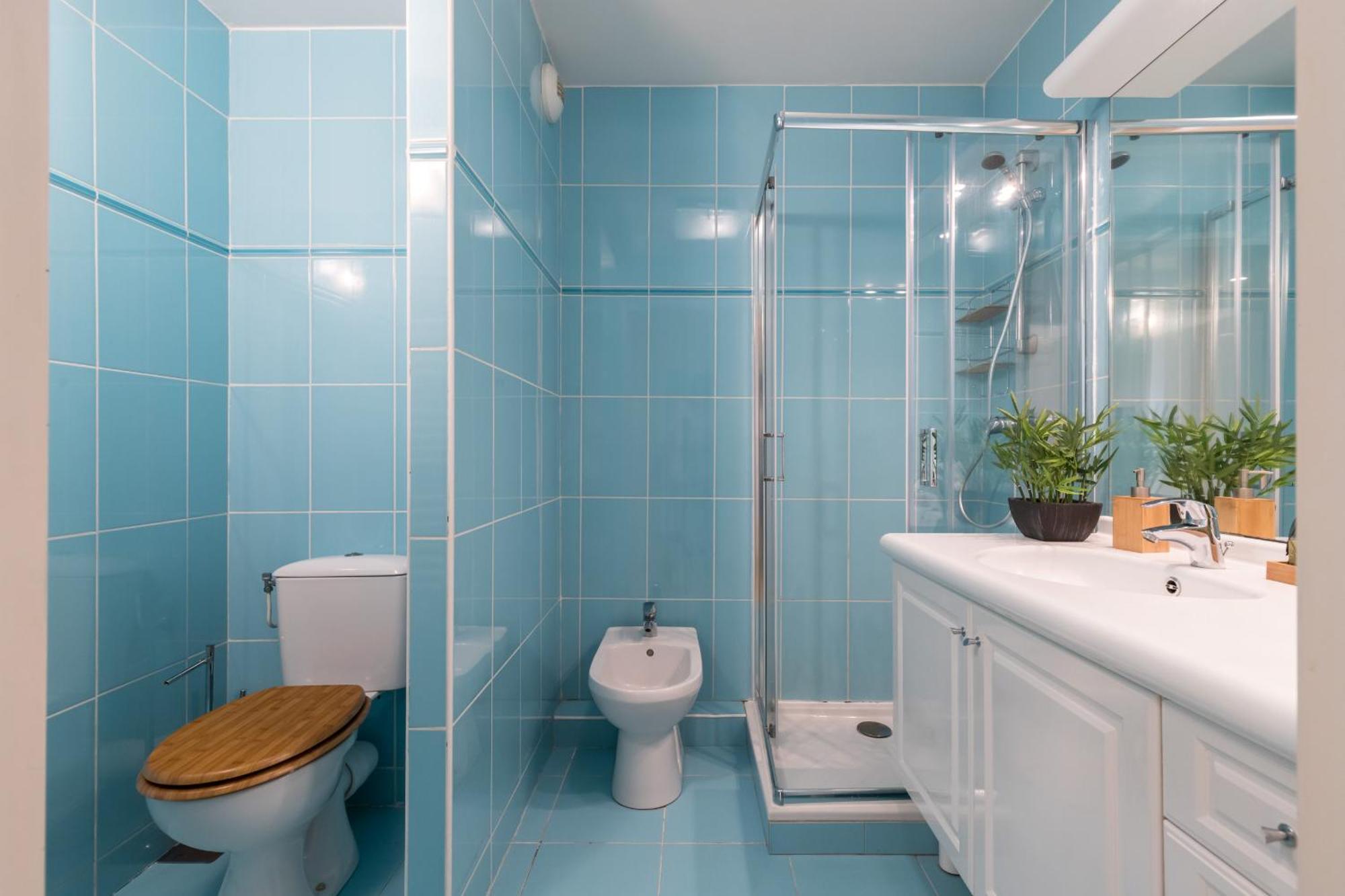 1 Bedroom Downtown Carre D'or With Garage Apartment Nice